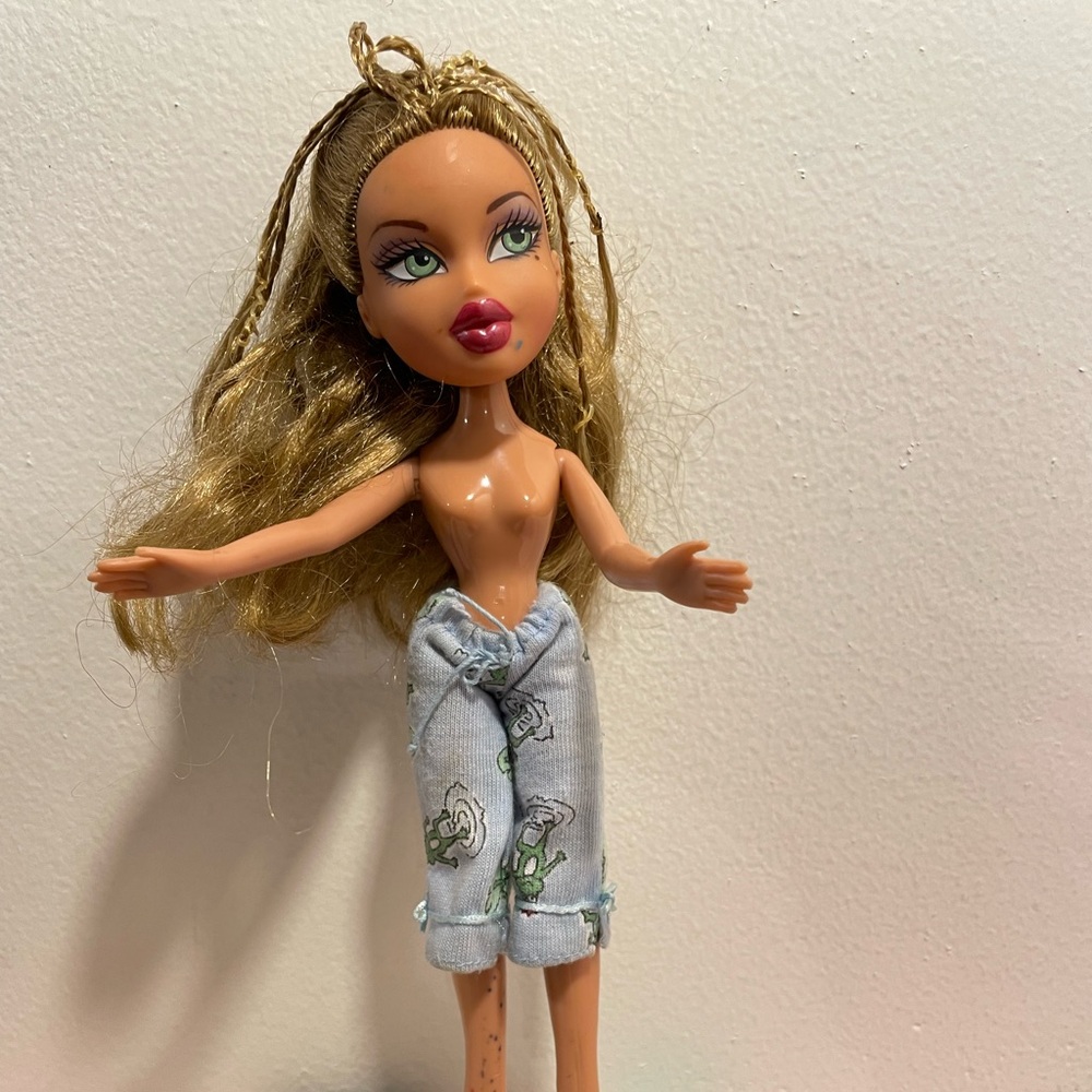 Bratz Yasmin slumber party doll 2001 MGA